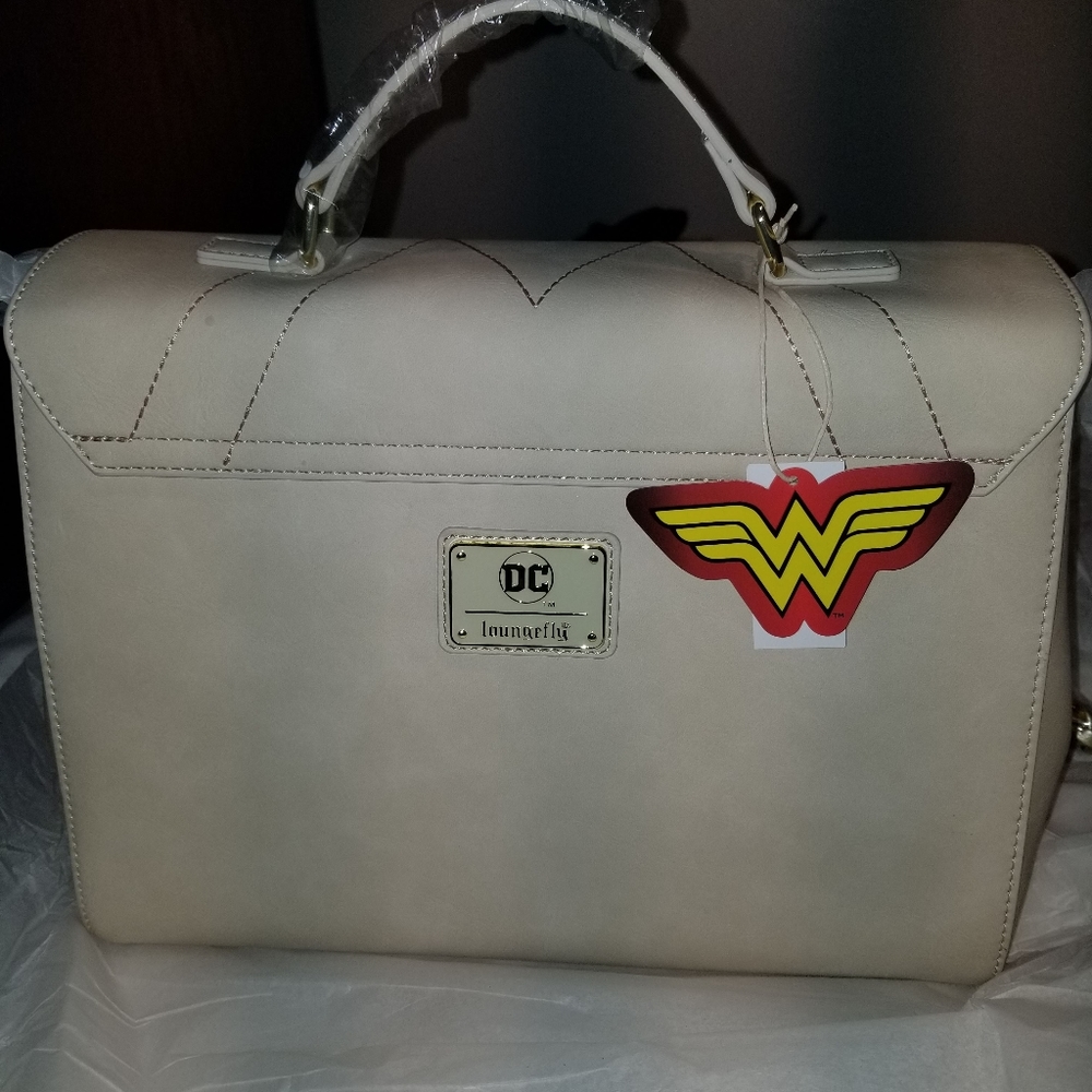 Sold on Ebay Loungefly Wonder Woman Crossbody Bag - Picture 12 of 12